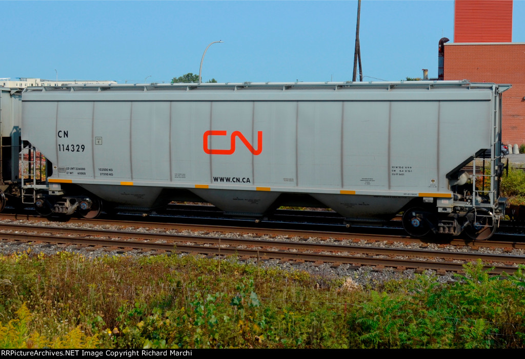 CN 114329